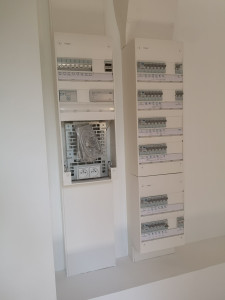 découvrez les services d'un électricien professionnel à arcangues. expertise, qualité et rapidité pour tous vos travaux d'électricité, que ce soit pour l'installation, la réparation ou la mise aux normes. contactez-nous dès aujourd'hui pour un devis personnalisé.